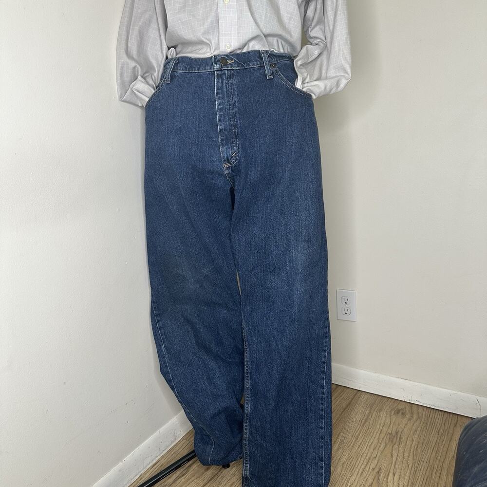 Magellan Mens 42x32 Jeans Blue Straight Medium Wash Denim Work Pants Trousers *